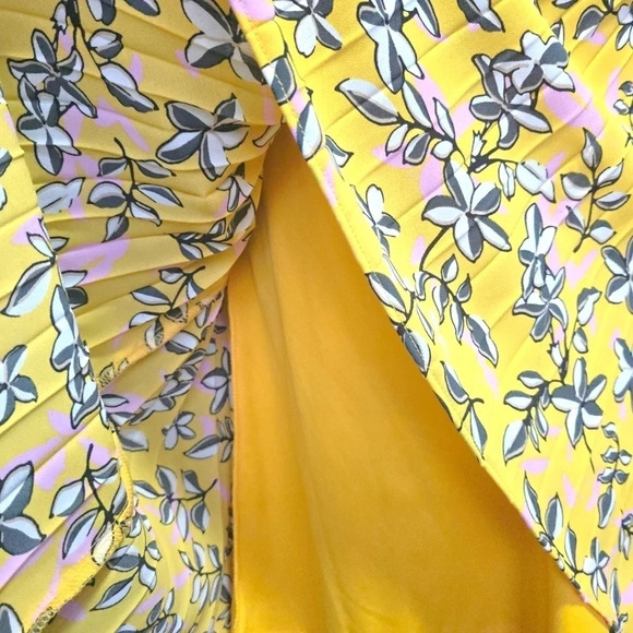 Banana Republic Yellow Floral Dress | Cottagecore Preppy Pleated A-Line V-Neck - Picture 13 of 17